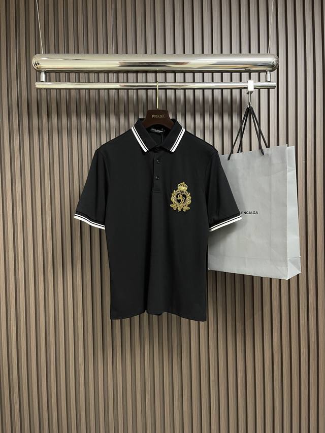 Dolce&Gabbana's new 2025 collection, a DG embroidered cotton polo shirt with con