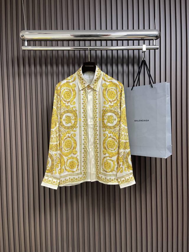 Versace 2025 Summer New Barocco Shirt Long Sleeve Top This long-sleeved silk shi