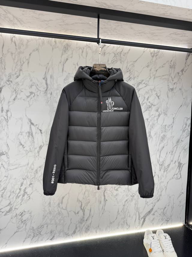 Moncler Down Jacket 2025's latest designer down jacket. Detailed and crafted, th