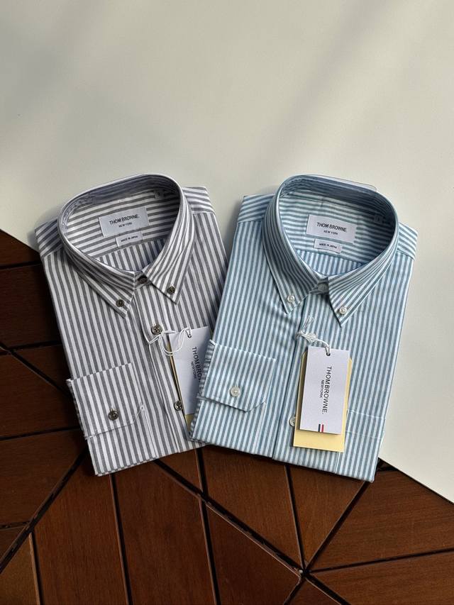 The hot-selling Tb Brownie has arrived. This stylish piece strikes a perfect ba