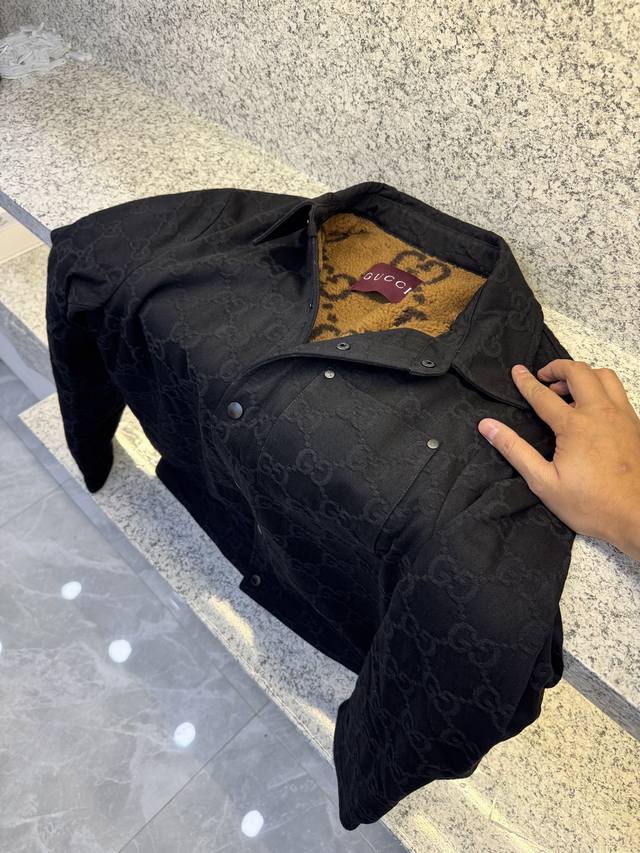 Gugci Guyi 25 official website recommends a new men's jacket with a stylish, ca