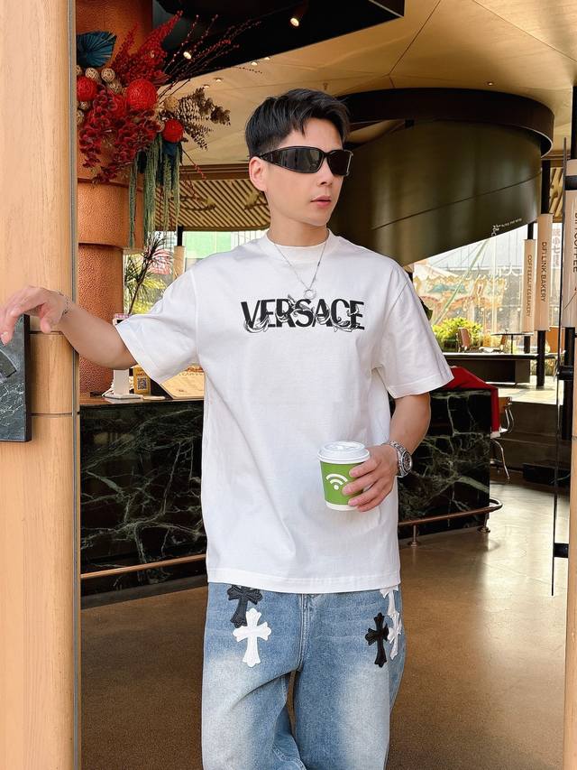 Versace's new 2025 Spring/Summer unisex short-sleeved T-shirt! Custom-made from
