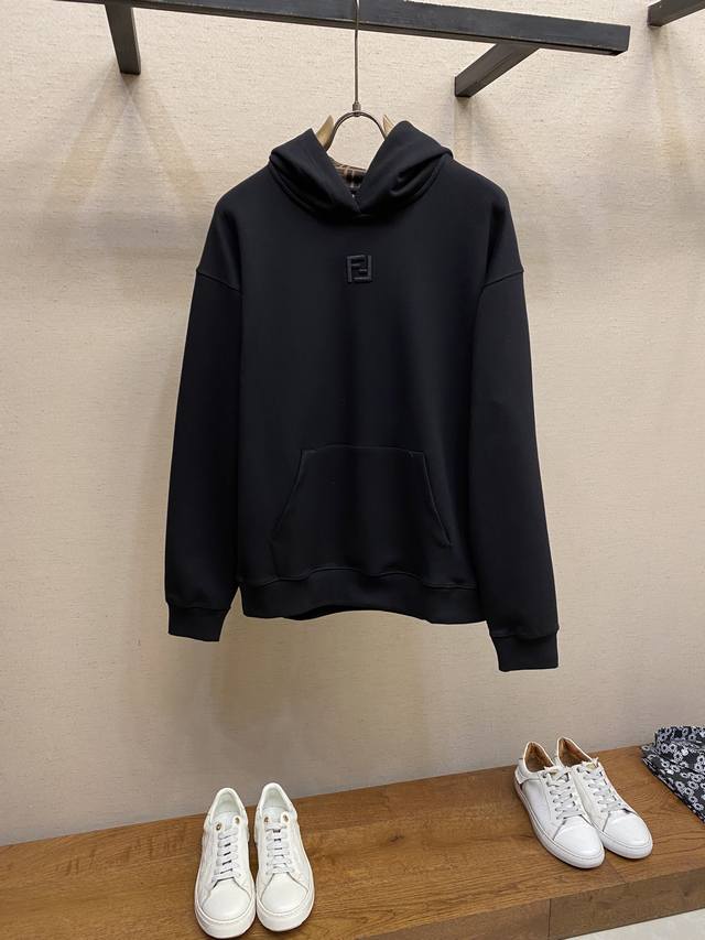 Fendi Ff-lined hooded sweatshirt Original price: 200. Made of black pure cotton,