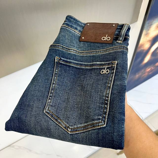 Alo, the new 2025 autumn and winter jeans, the latest commuter and versatile jea
