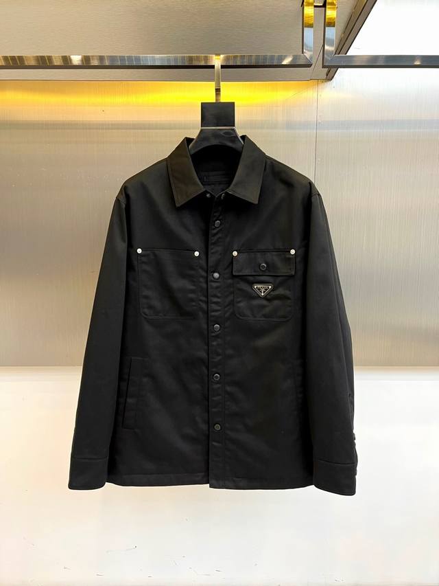 prad, 2025 autumn and winter new products are on sale. The triangular metal logo