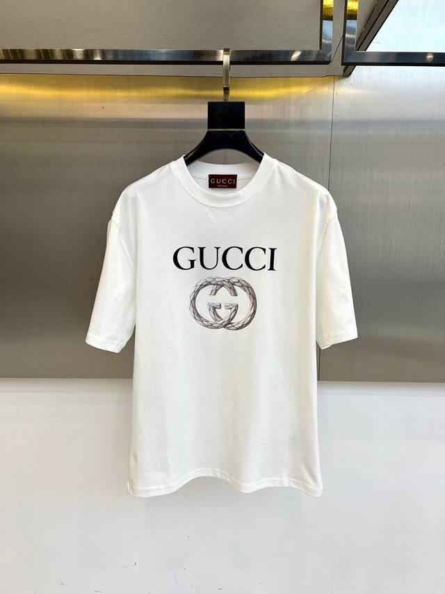 Gucci, 2025 Spring/Summer men's new crewneck short-sleeved T-shirt. Made from im