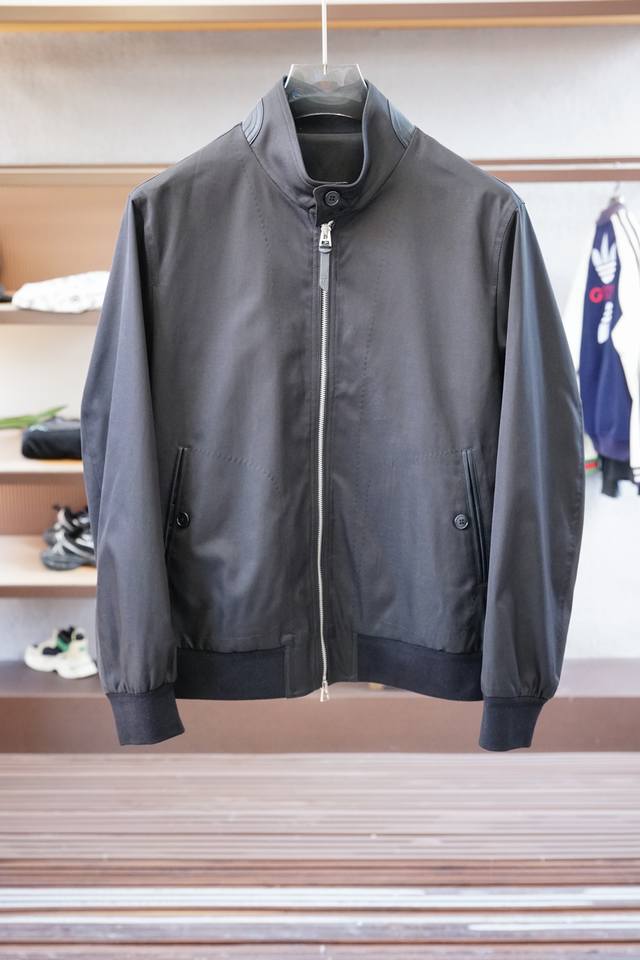 Zegna's new autumn/winter jacket, a stand-up collar from the 2025 business casu