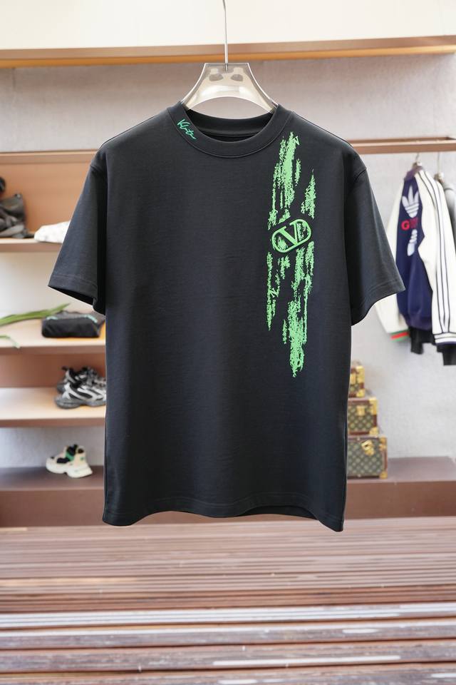 Valentino-2025Fw new products are now on the market. High quality and trendsetti