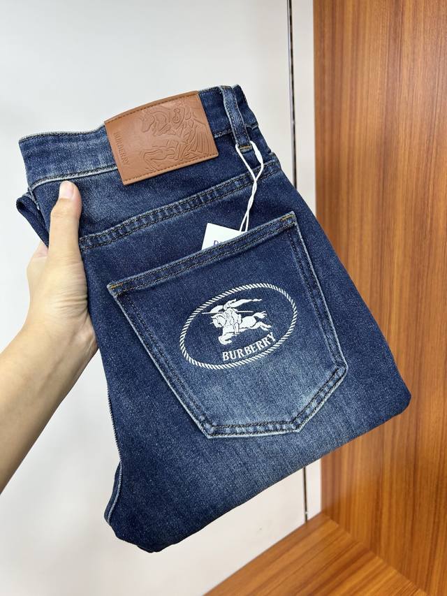 Burberry's new 25 jeans, casual style, are made from carefully selected origina