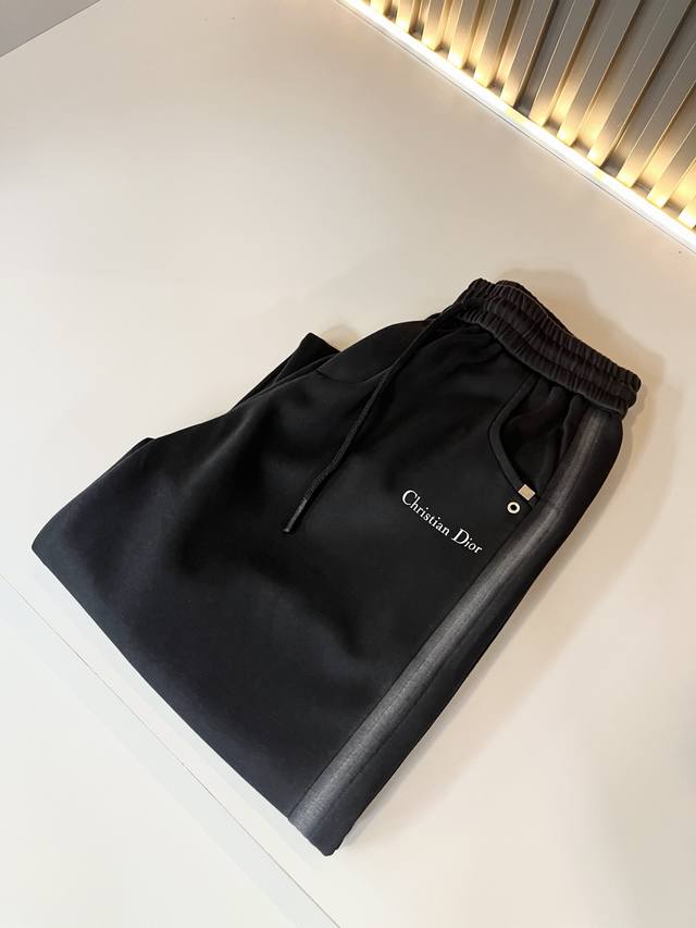 Dio*Dior's new 2025 autumn and winter collection features unisex casual drawstri