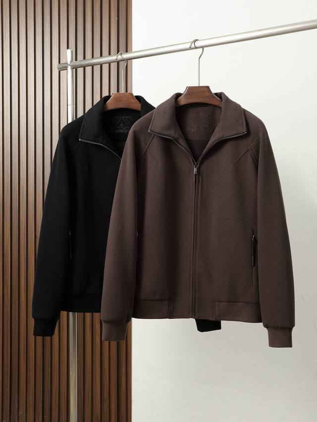 Zegna's new Moto men's spring/summer 2025Fw collection features a stand-up coll