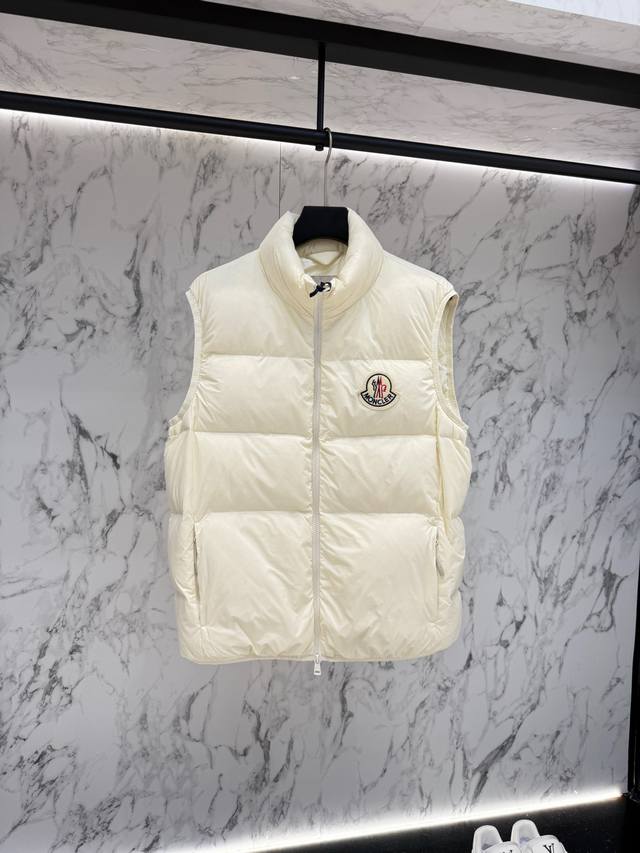 Moncler Down Jacket 2025 latest fashion designer down jacket. Detailed craftsman