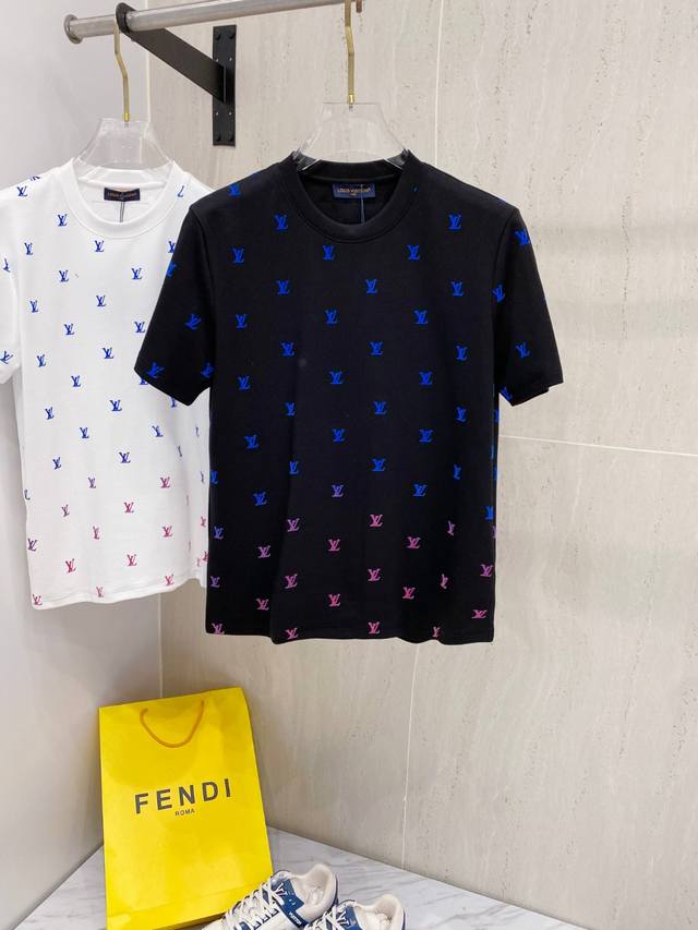 Lv 2025 Autumn/Winter Round-Neck Embroidered Short-Sleeved T-Shirt. The elementa