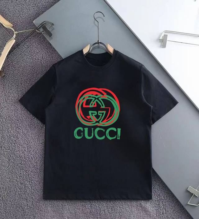 Gucci Short Sleeve Collection Season: Spring/Summer 2025 Colors: Black, White Si