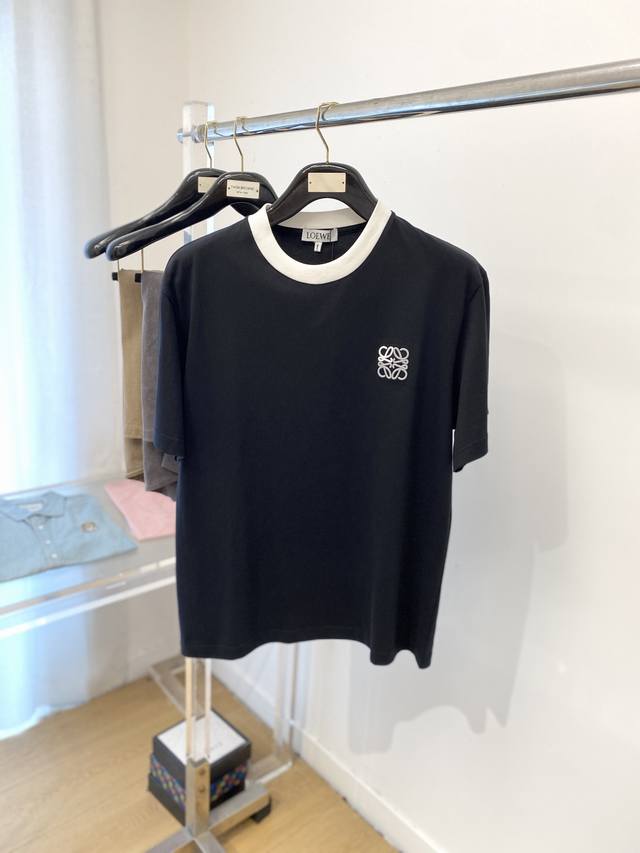 Loewe's latest 2025 short-sleeved T-shirt, stylish and stylish, with an exquisit