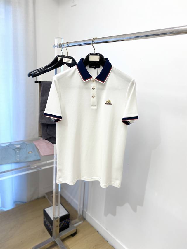 Gucci, 2025 new short-sleeved T-shirt, handsome and fashionable, with exquisite