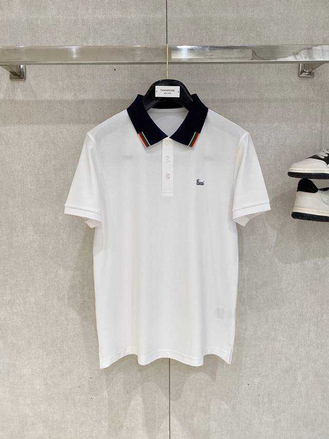 Gucci, the latest 2025 short-sleeved T-shirt, handsome and fashionable, with a d