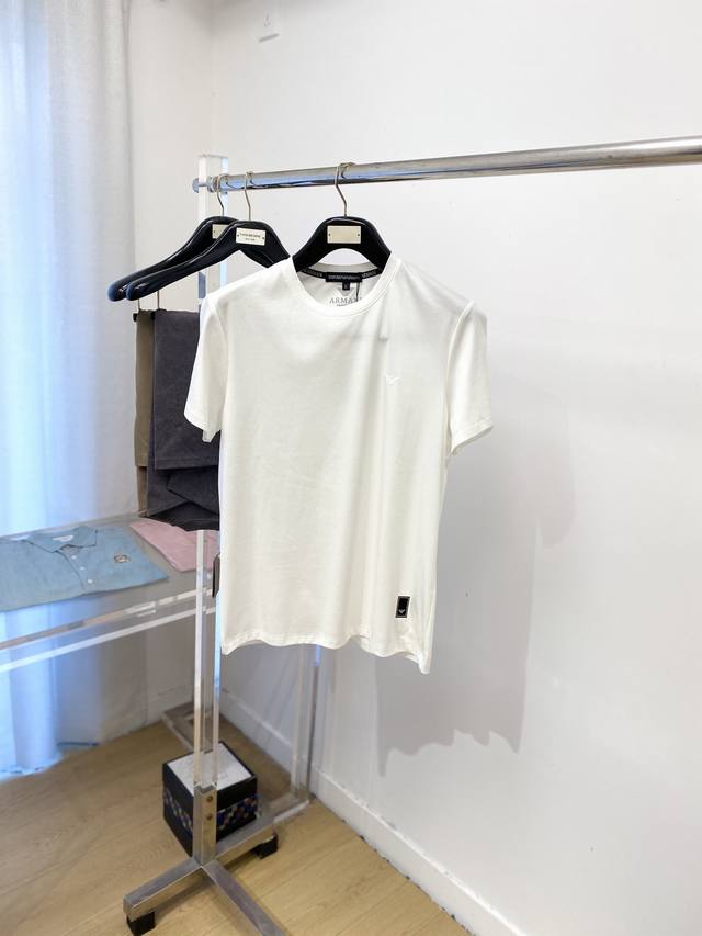 Armani, the latest 2025 short-sleeved T-shirt, handsome and fashionable, with a