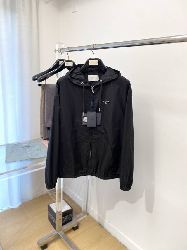 Prada, 2025 new jacket, stylish and handsome, simple and versatile style, with h