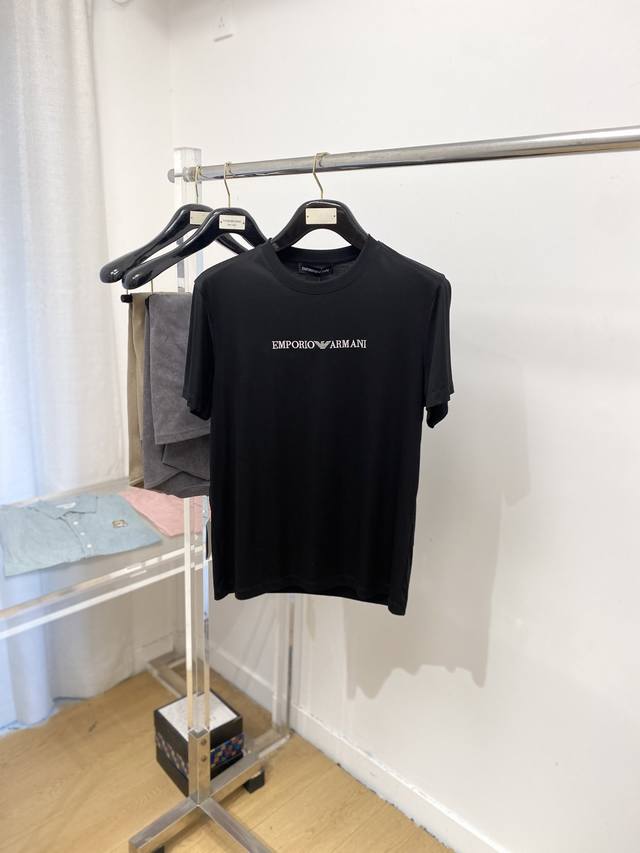 Armani, the latest 2025 short-sleeved T-shirt, handsome and fashionable, with e