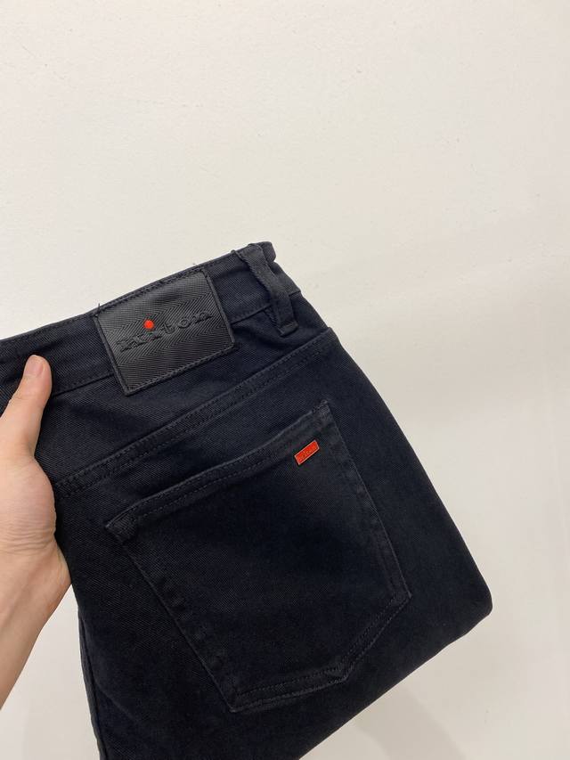 kiton, the latest product of 2025, available at the counter at the same time, or