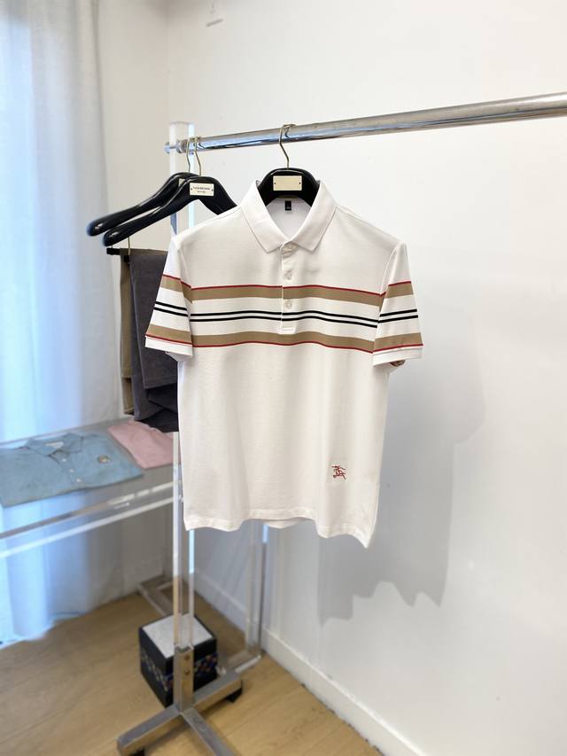 Burberry's latest 2025 short-sleeved T-shirt, stylish and stylish, with an exqui