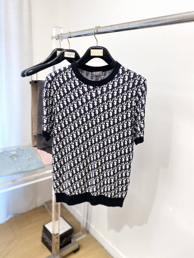 Dior's new 2025 wool short-sleeve sweater has a delicate and soft feel that can