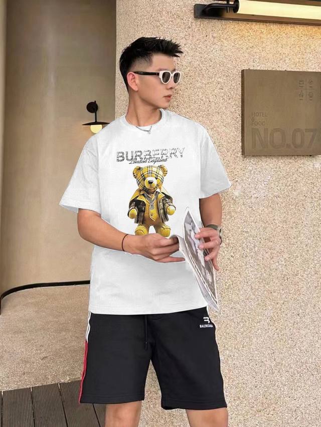 Recommended! Bbr* Burberry-Leigh 25S Couple's Bear T-shirt! The style is youthf