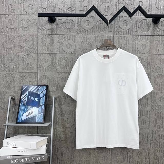 Dior Cd logo embroidery craftsmanshipExquisite upgrade, inspired by the retro Or