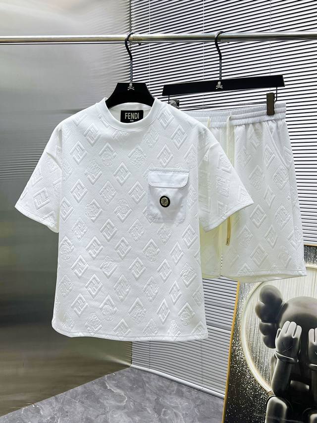 Fendi's new 2025 Spring/Summer casual short-sleeved shorts and pants set, a high