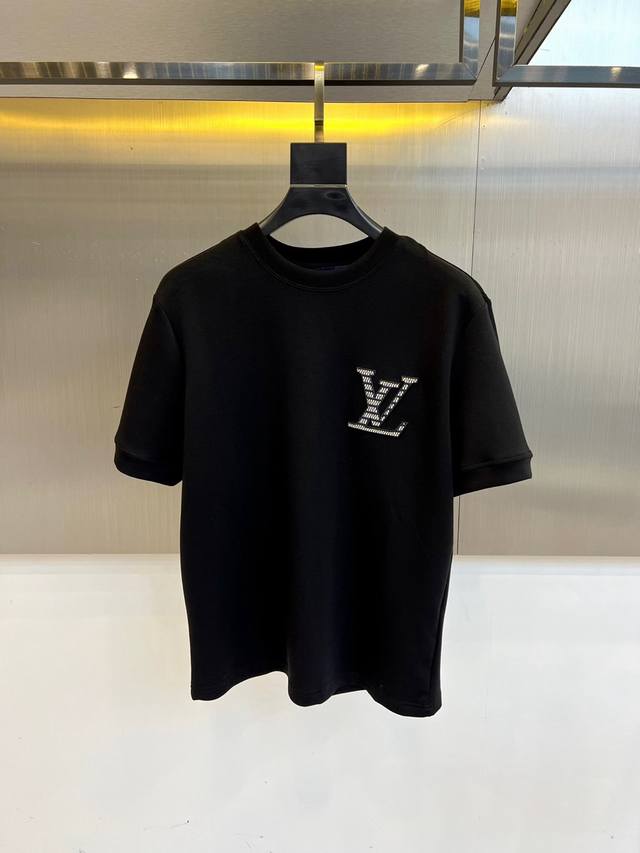 LV, 25S new autumn and winter air layer mid-sleeve T-shirt. Made of 240g heavy b