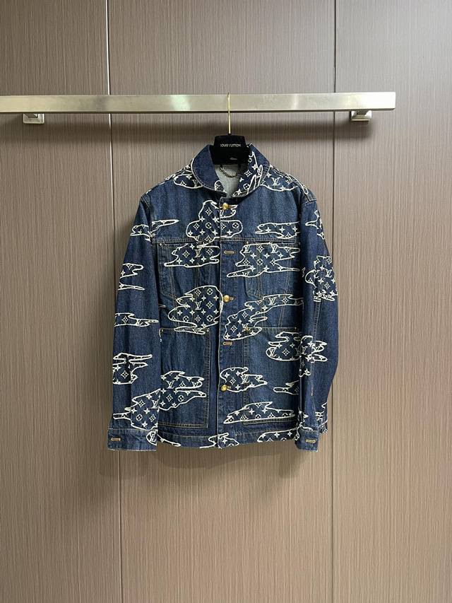 Top and Jeans Lv Cloud Skateboard Denim Jacket and Jeans Set. This washed skate