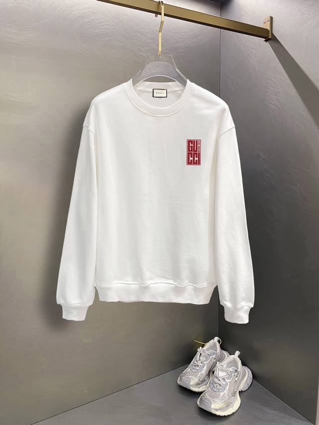 Gucci's official website features new letter prints. The double-layer, heavy-dut