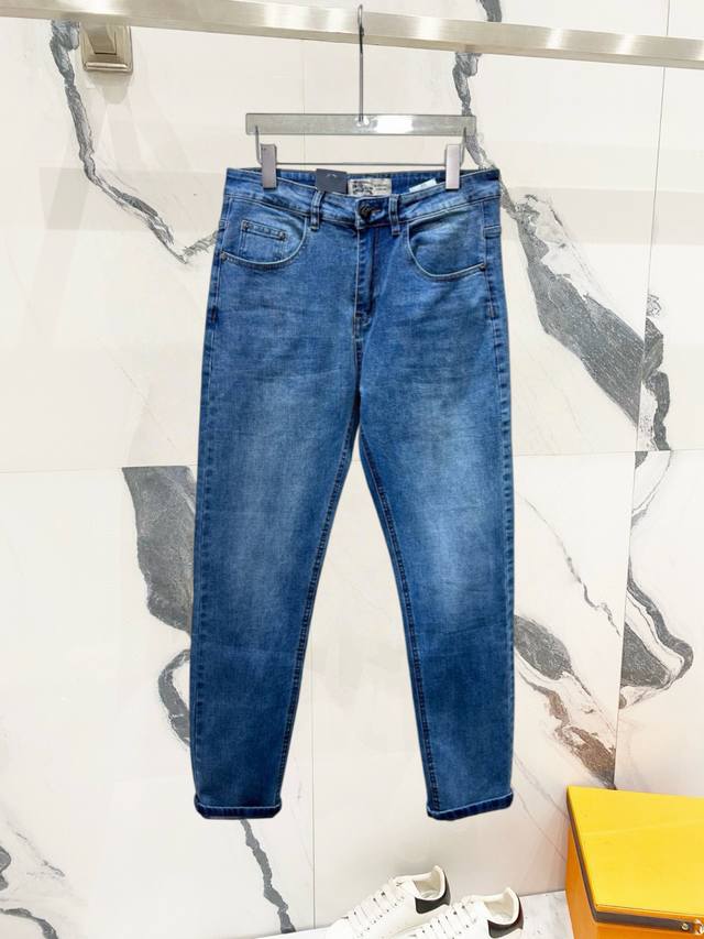 Bajia Spring/Summer Men's Casual Jeans... Made from custom-made denim fabric, t