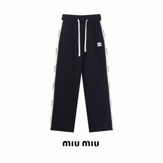 Miu Miu 2025 Fall/Winter New Casual Pants. Classic embroidered logo on towels an