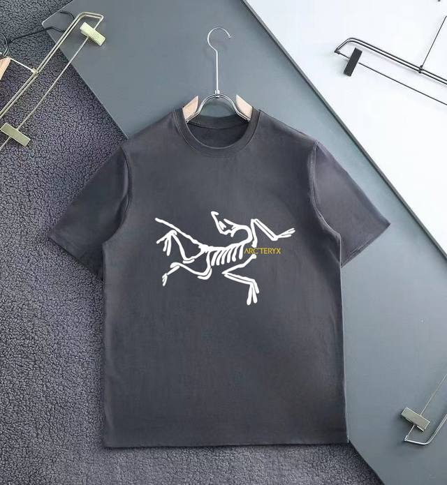 Arc'teryx Short Sleeve Collection Season: Spring/Summer 2025 Colors: Black, Whi