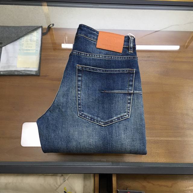 New arrival: Di..R. 2025Ss Fall/Winter men's denim trousers. Made with premium,