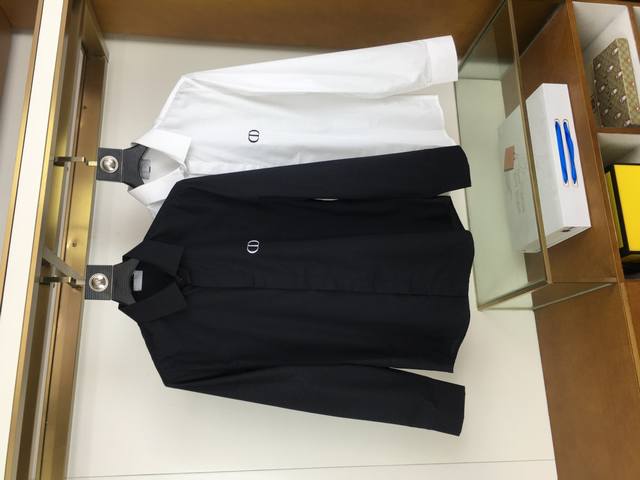 New Shirt Dio..R 25Ss new high-count, high-density shirt, a stylish and sophist