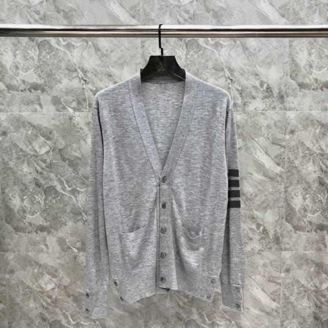 Single wool five-button wool cardigan Size: 1-4 Color: Gray, Navy
