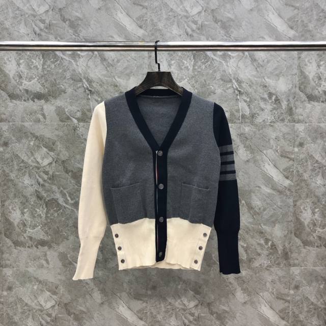 Women's colorblock four-button cardigan Size: 0-2 Color: gray, blue