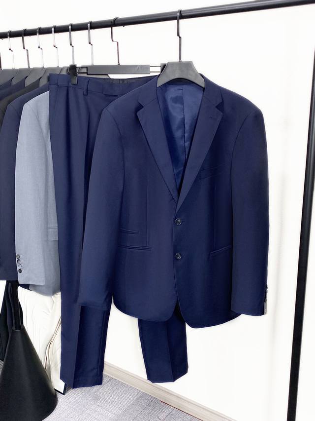 New Arrival: H Majia Men's High-End Business Wool Suit with Exclusive Storage P
