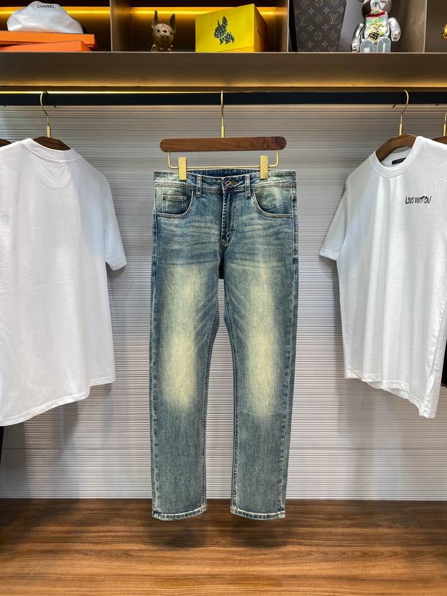 Cd25 New, stylish, retro washed, nostalgic jeans for all seasons. These straight