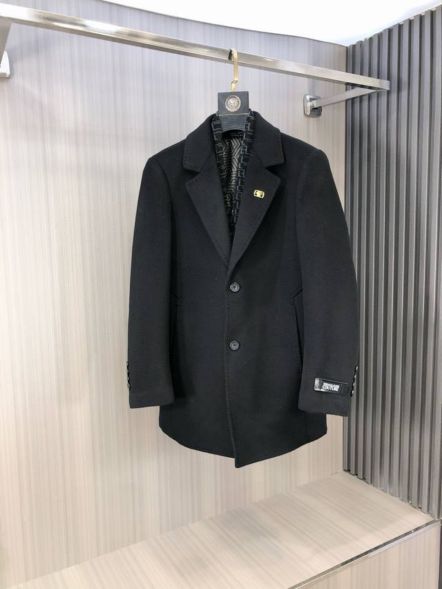 Versace, Autumn/Winter 2025, new men's cashmere Kensington coat with a detachab