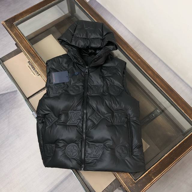 Top-tier luxury items are online! Louis Vuitton's Fall/Winter collection feature