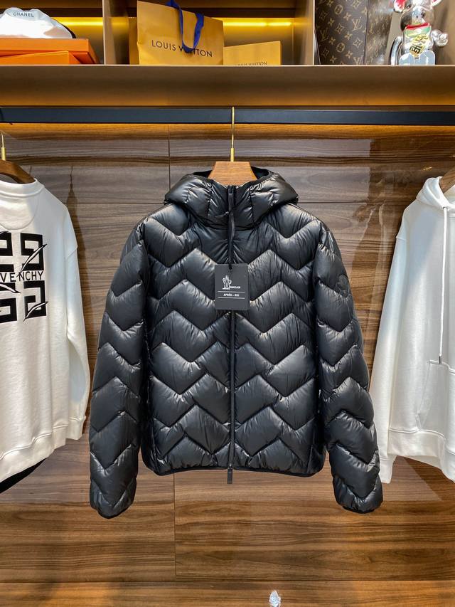 Moc25 Fw's new fall/winter lightweight nylon waterproof hooded down jacket, unis