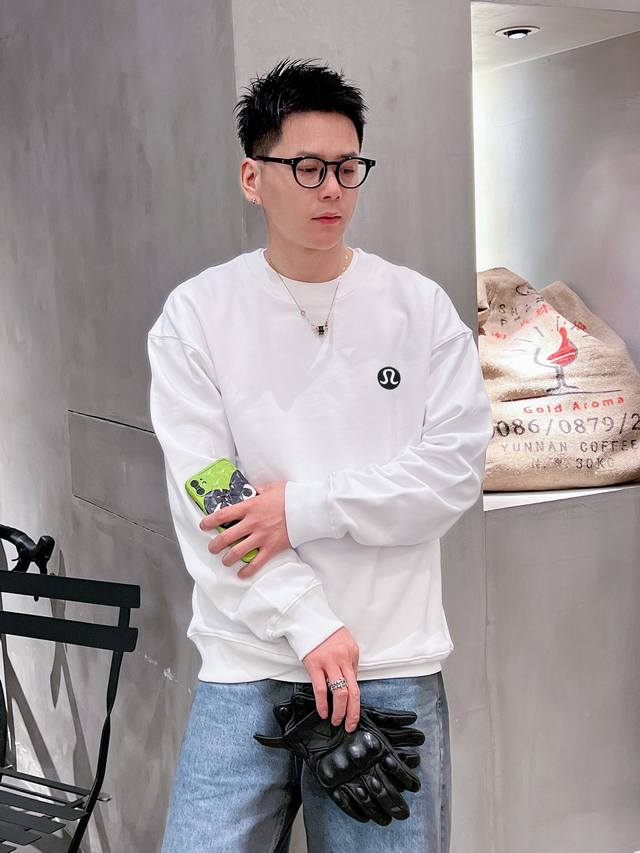 Lululem's official website offers new letter prints. The double-layer, heavy-dut