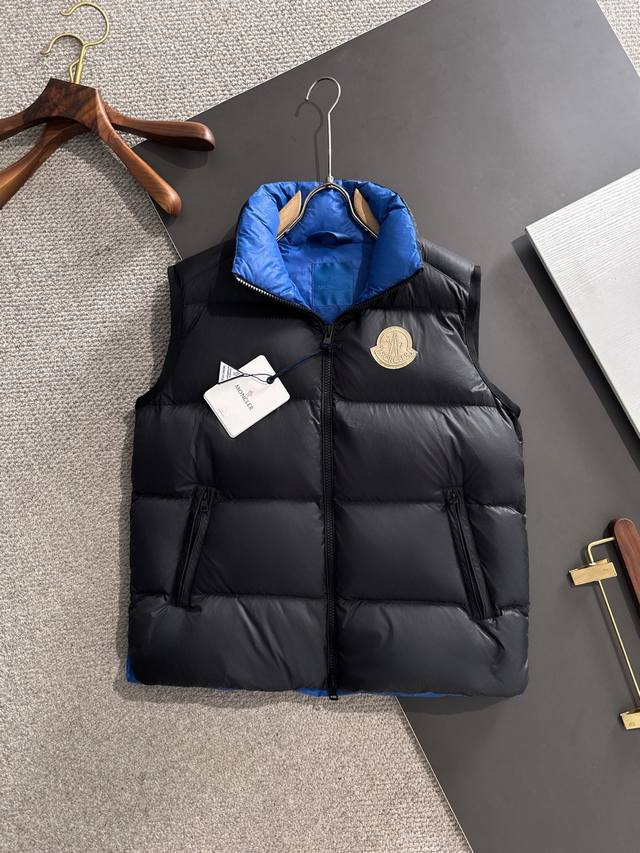 570 | Moncler Blue Fat Man Vest Short Down Jacket Description: This short parka