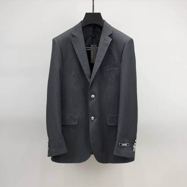 Complete set, single-piece suit, and trousers. the counter: Van*zhe Ver**E autu