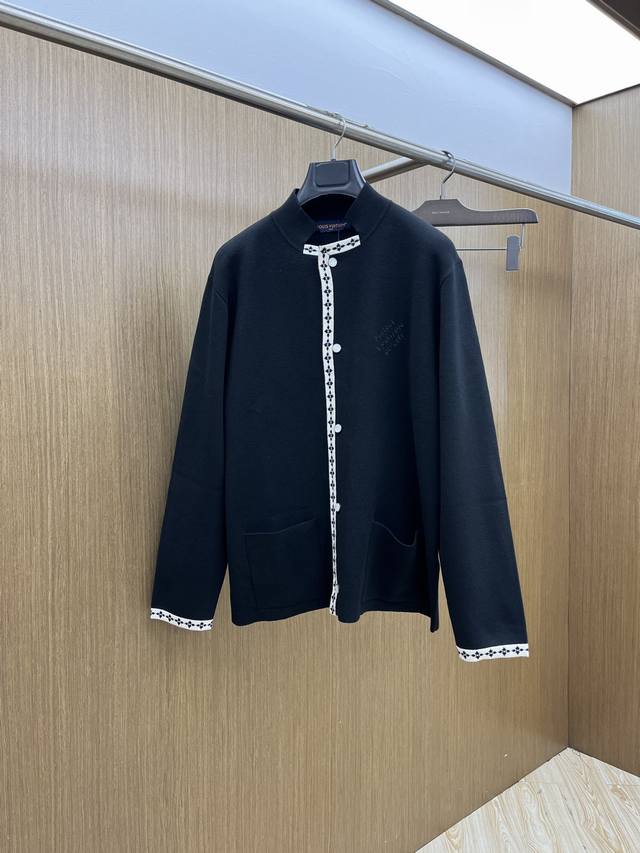 Louisvuitton 2025 Autumn and Winter knitted jacket, with classic black as the ma