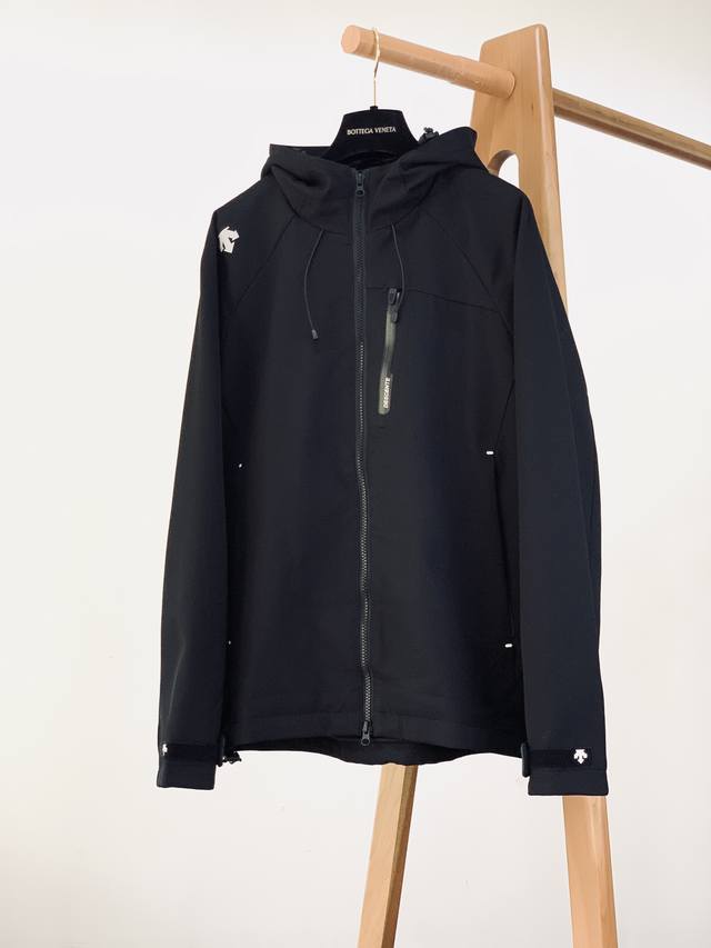 Descente's new running jacket for early fall 2025 is a jacket with professionali